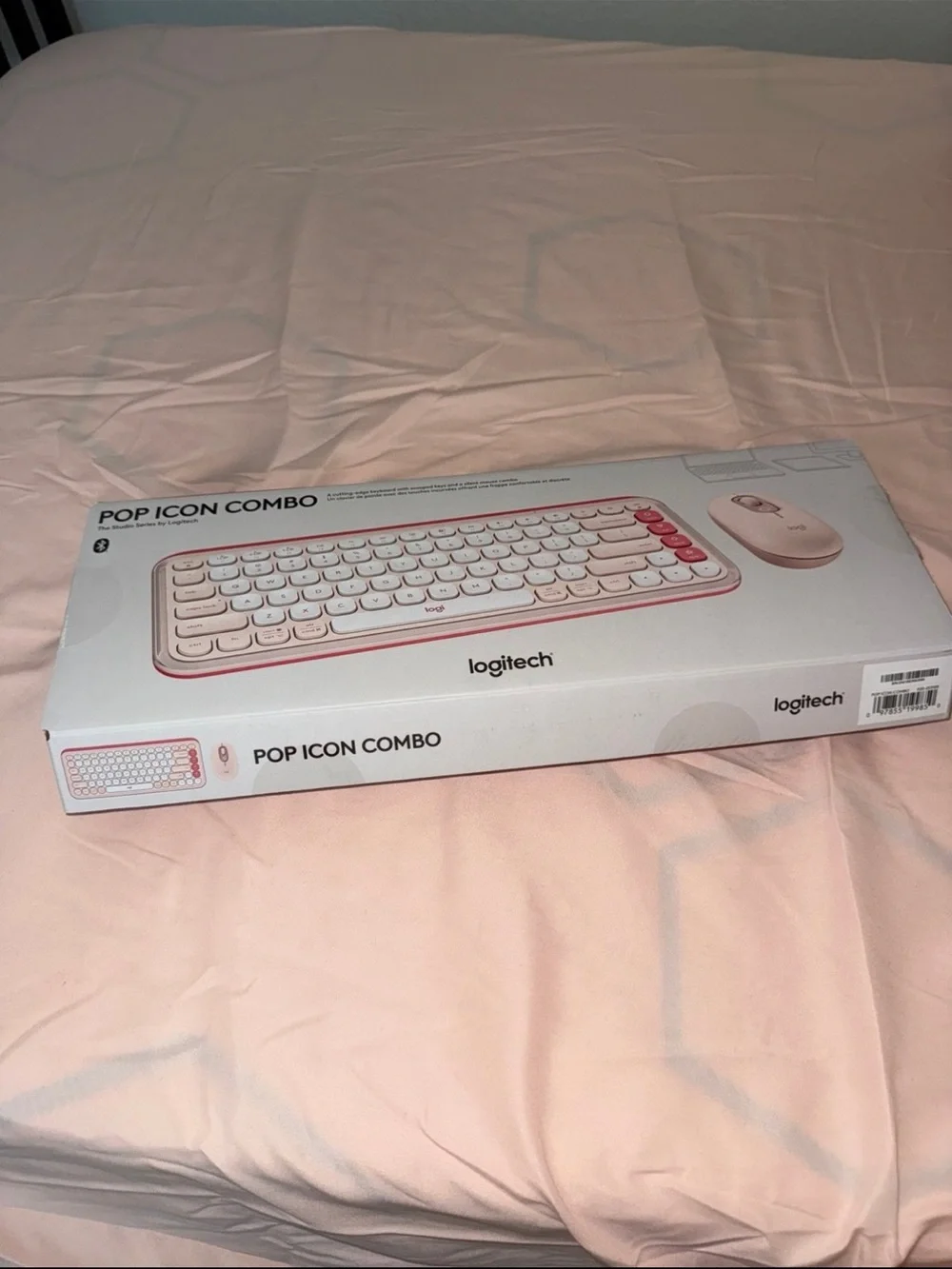 Logitech Wireless Compact Keyboard in Pink and White